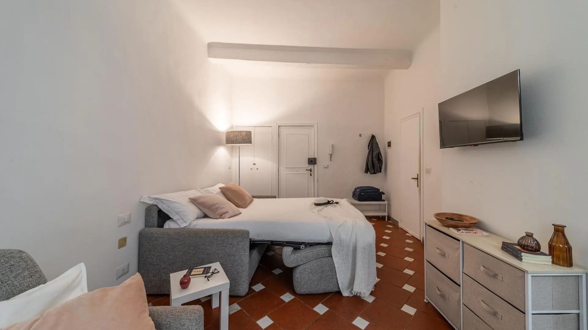 The Florentine Backpacker Florence Apartment